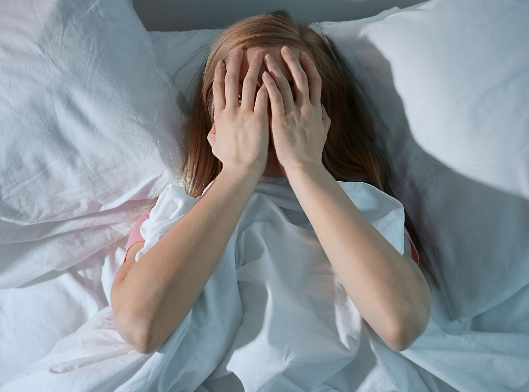 Acordando no Meio da Noite? 22 Motivos Possíveis